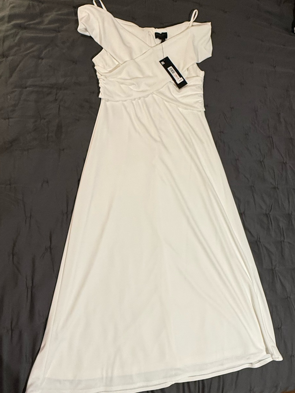 Donna Karan One-Shoulder White Evening Dress - Picture 6 of 6